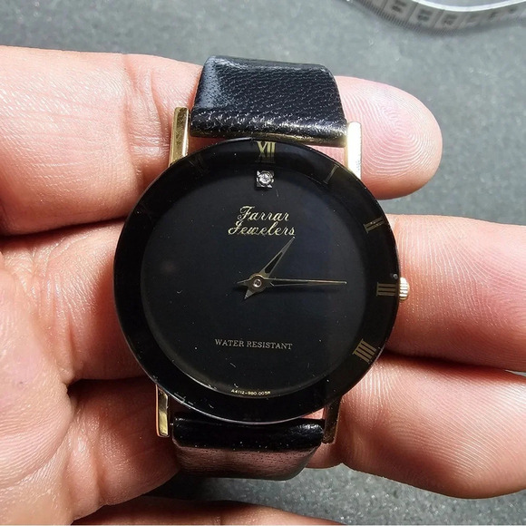 Farrar Jewelers Ladies Fashion Quartz Watch Working Black Gold Roman Numeral - Picture 2 of 10